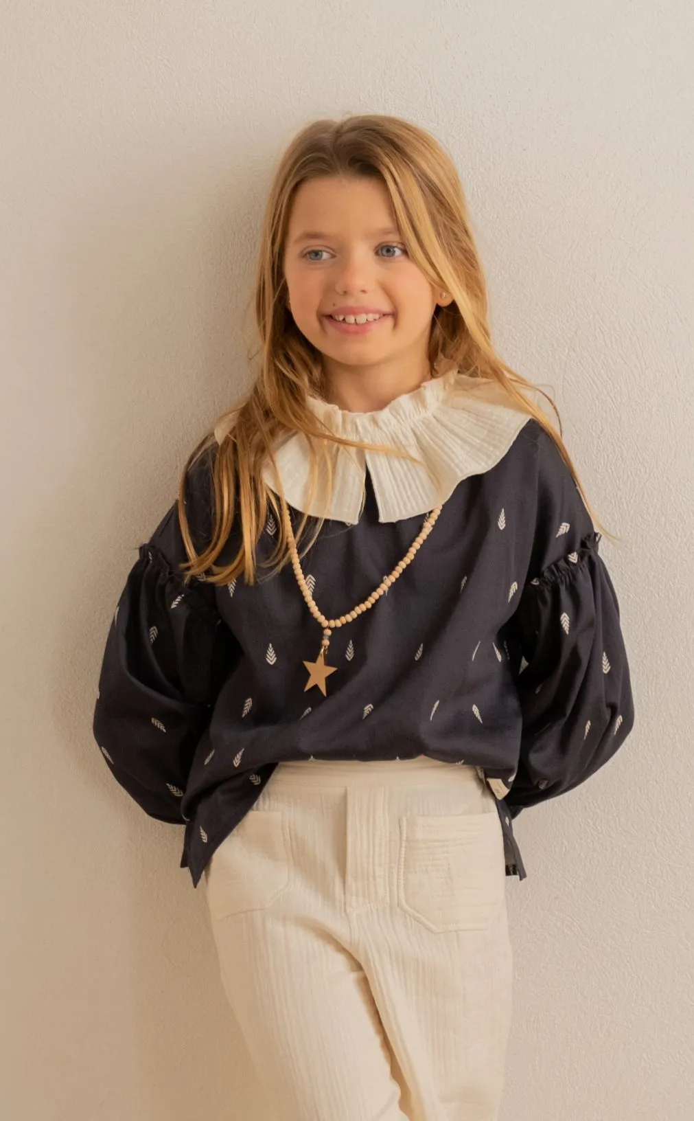 A Blusa niña Pilar Batanero Espigas marino R130449