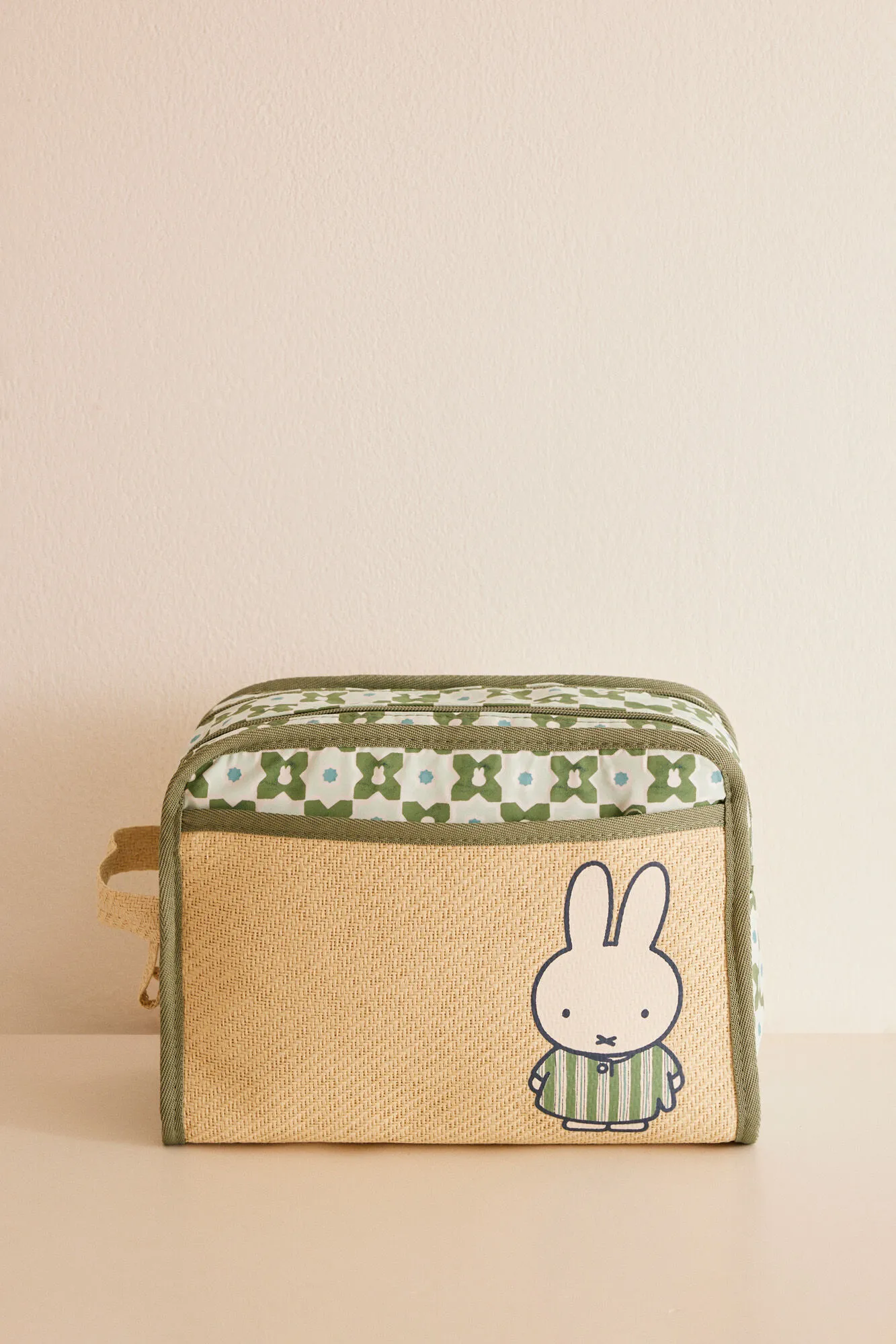 Neceser estampados flores Miffy.