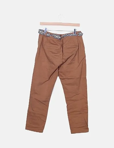 Vero Moda Pantalón chino marrón cinturón étnico